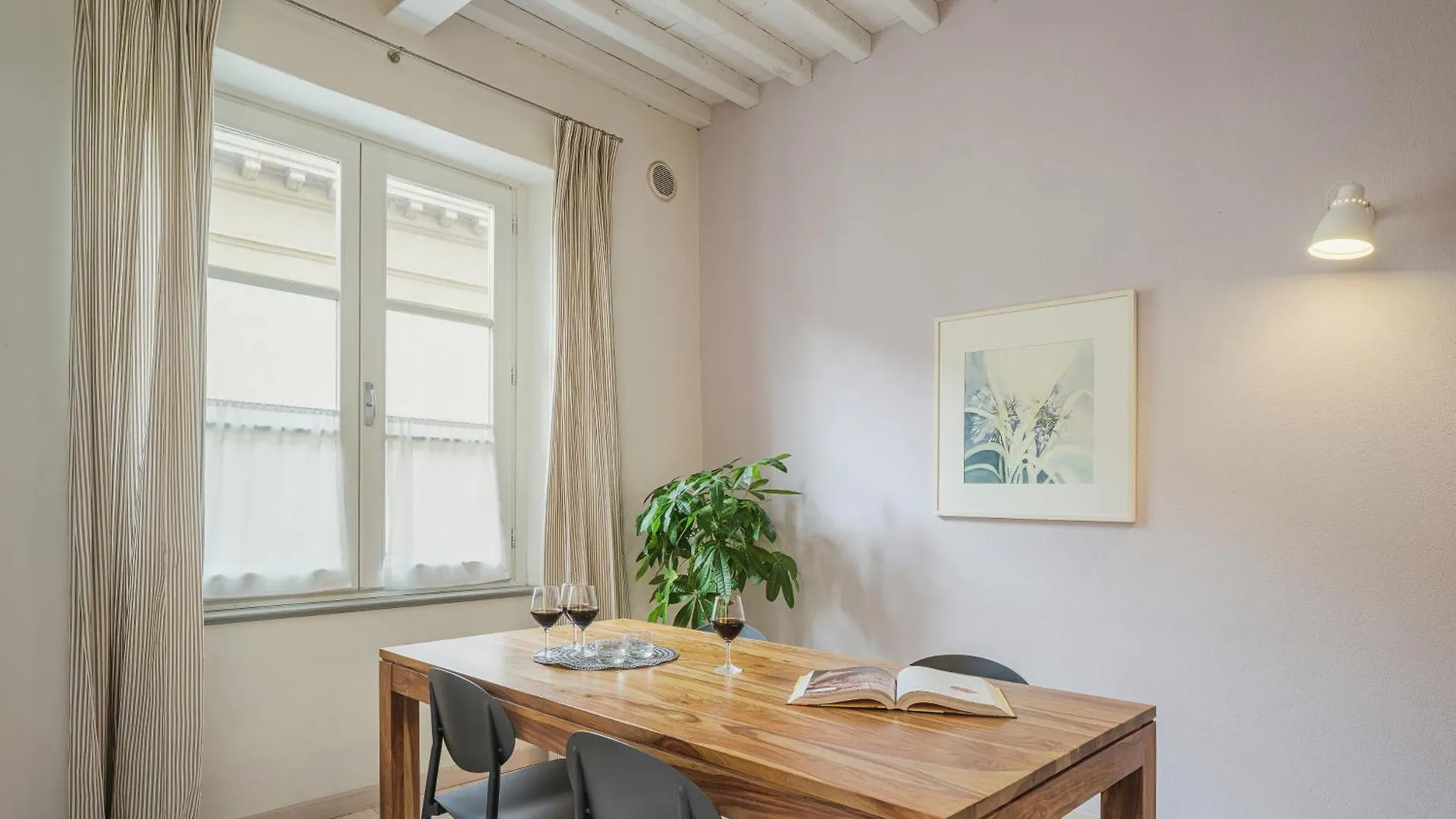 Residenza Degli Artisti Apartments Lucca 0*,  Italy